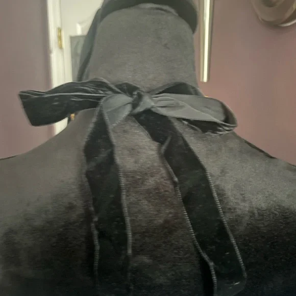 Elegant Gold and Silver Statement Necklace - Picture 2 of 2